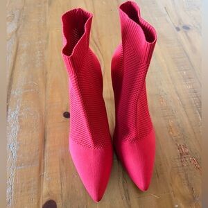 New MIA McKinley knit sock booties with a pointed toe and stiletto heel, size-9